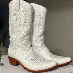 JR white leather cowboy boots